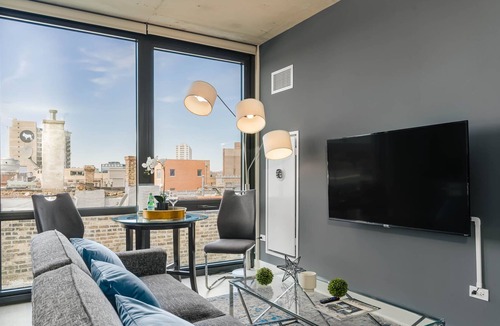 Uptown House | Barsala l Modern studio, fitness center & kitchen