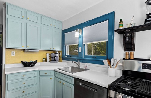 Bartonville House | Bartonville 3BR |Peloton + Work Space |5mi Airport