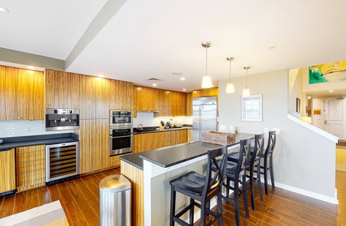 Sandbridge Condo | Bayfront, corner penthouse with great views, balconies, 3 pools & 2 gyms