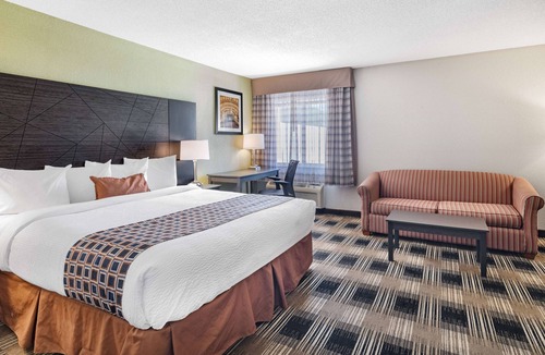 Champaign Hotel | Baymont by Wyndham Champaign