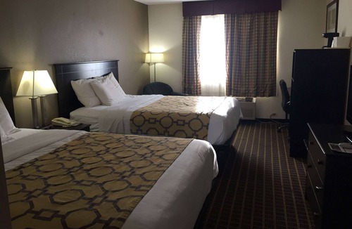 Harvard Hotel | Baymont by Wyndham Harvard