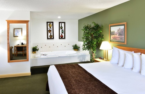 Robinson Hotel | Baymont by Wyndham Robinson