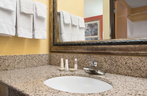 Springfield Hotel | Baymont by Wyndham Springfield IL