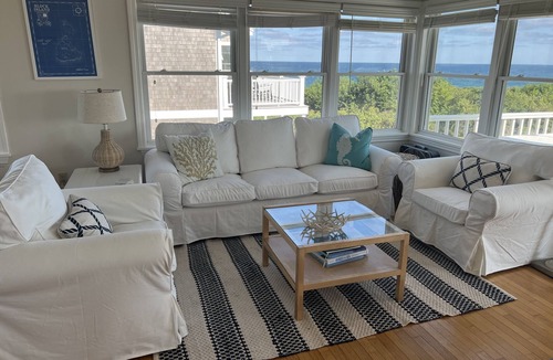 New Shoreham House | Beach is just steps away! Private path from upscale family home! Booking 2026!