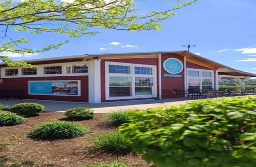Ottawa Condo | Beach Retreat - 2 Bed 2 Bath