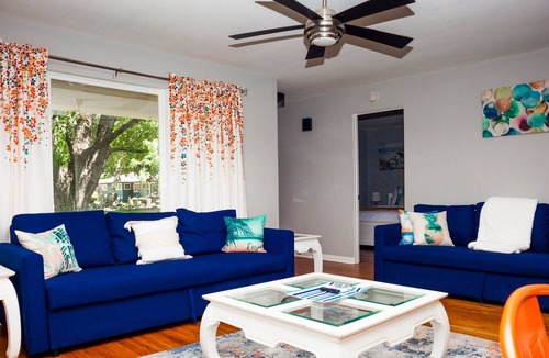 Yorkville Condo | Beach-themed/No Stairs/Sleeps up to 12/W&D/FastWiFi/Near RagingWaves/Yorkville