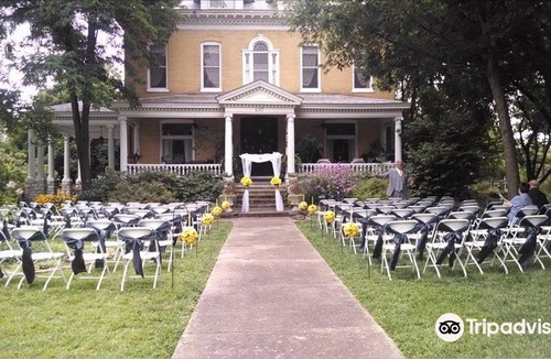 Alton Hotel | Beall Mansion An Elegant Bed & Breakfast Inn