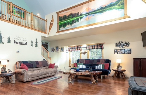 Cedar Mountain Cabin | BEAR HOLLOW A COZY MOUNTAIN CABIN