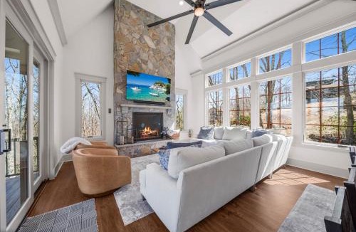 Boone House | Bear Necessities On Grandview