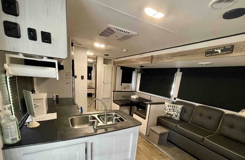 Centralia House | Beautiful 2021 camper on a ranch