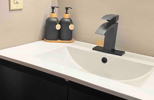 Orange Prairie Apartment | Beautiful 2BR Apartment. Black-out Curtains