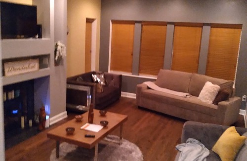 South Shore Apartment | BEAUTIFUL 4/20 FRIENDLY 2 BR 2 BA DUPLEX -TWO FLOORS - IN SIZZLING SOUTH SHORE!