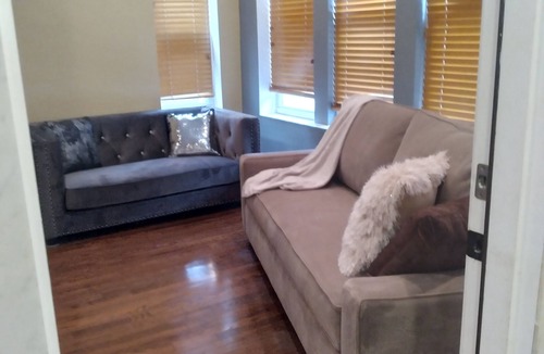 South Shore Apartment | BEAUTIFUL 4/20 FRIENDLY 2 BR 2 BA DUPLEX -TWO FLOORS - IN SIZZLING SOUTH SHORE!
