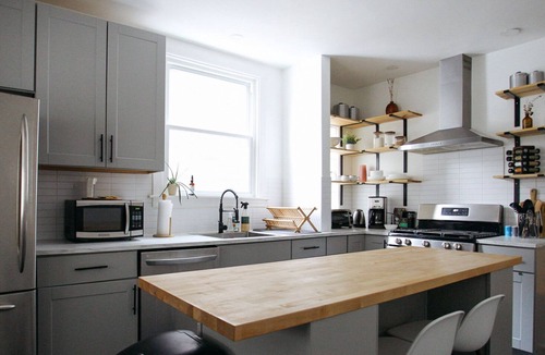 Irving Park East House | Beautiful 5BR Reunion Home near O'Hare and Downtown Chicago