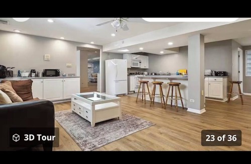 Burbank House | Beautiful 6000 sq ft Castle House with 4-bedroom in Chicago