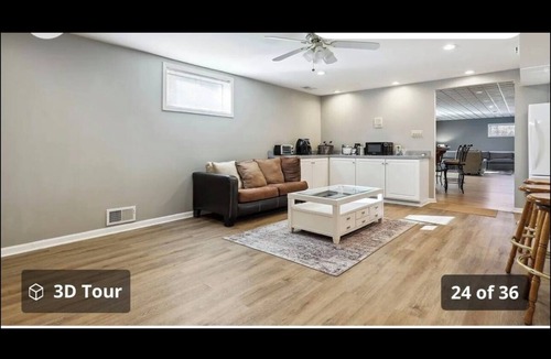 Burbank House | Beautiful 6000 sq ft Castle House with 4-bedroom in Chicago