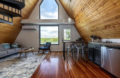 Makanda House | Beautiful A-frame with Hot-tub in Makanda, Illinois