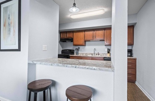 Springfield Apartment | Beautiful and Cozy Apartment in Springfield- 2 Bedroom