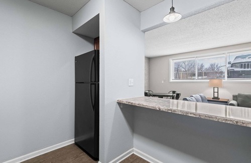 Jerome Apartment | Beautiful and Cozy Apartment in Springfield- 2 Bedroom