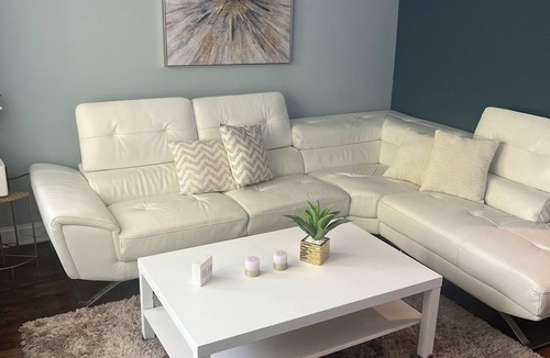 Maywood Apartment | Beautiful brand new apartment close to O’Hare