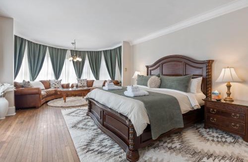 Geneva Apartment | Beautiful Condo - King Bed - Free Waffle Breakfast