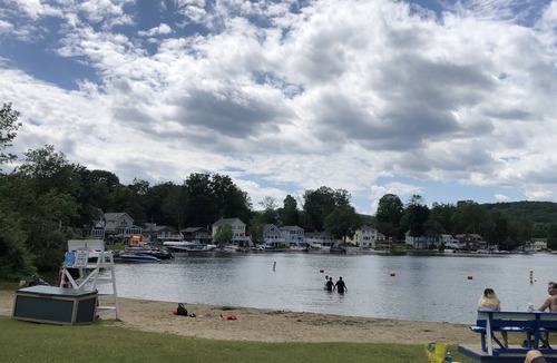 Winchester House | Beautiful Cottage on the Number One Lake in CT