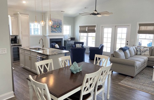 Ocean Isle Beach House | Beautiful Custom Built Home with POOL & ELEVATOR, located 1min from BEACH ACCESS