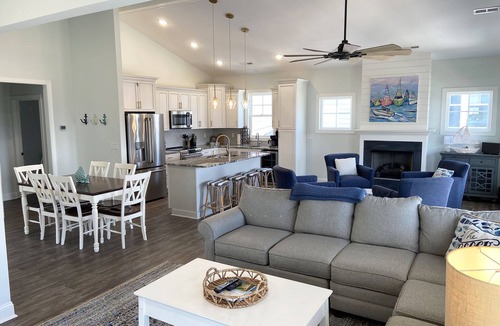 Ocean Isle Beach House | Beautiful Custom Built Home with POOL & ELEVATOR, located 1min from BEACH ACCESS