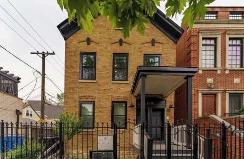 West Bucktown House | Beautiful duplex in the heart of bucktown.