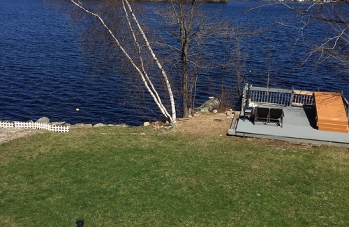 Kingston House | Beautiful Lakefront 3b/2b updated home within an hour from Boston