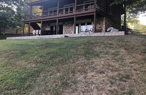 Oak Run Cabin | Beautiful Lakefront Authentic Log Cabin