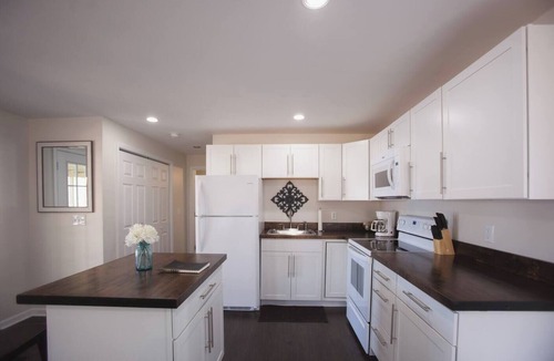 Brookport House | Beautiful Lakefront Cabin with Hot Tub!