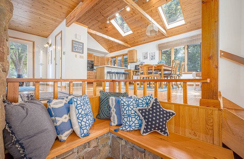 Apple River House | Beautiful Lakehouse with private dock on Apple Canyon Lake!