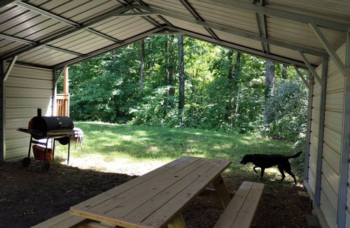 Pomona House | Beautiful location in the secluded woodsn