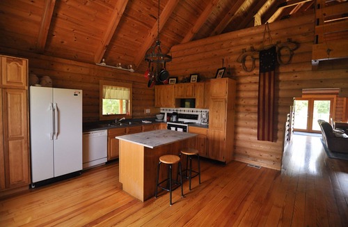 Sullivan Cabin | Beautiful Log Cabin above Lake Shelbyville