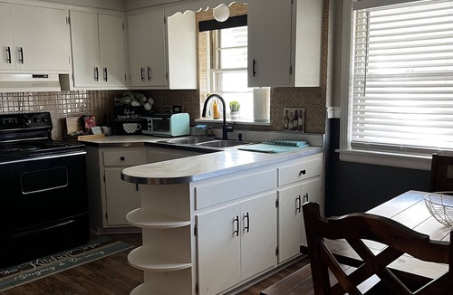 Evergreen Park Apartment | Beautiful Luxury Apartment in the Southwest Suburbs of Chicago