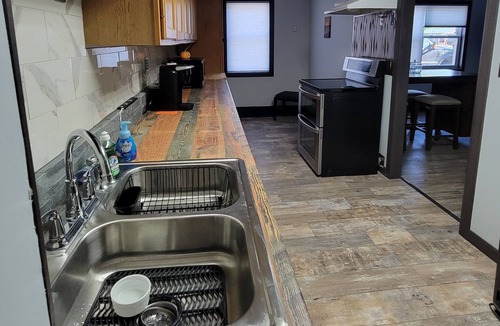 New Boston Apartment | Beautiful newly Remodeled unit, 1 block to Mississippi River.