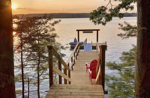 Freeport House | Beautiful oceanfront three-bedroom home overlooking Wolfe's Neck State Park.