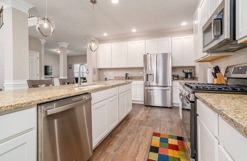 Fox Valley House | Beautiful Peaceful 3 Bedroom Home in Plainfield