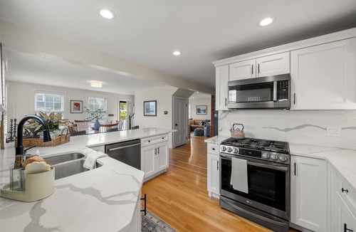 Marblehead House | Beautiful Seaside House in Marblehead