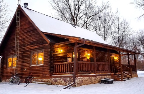 Putnam Cabin | Beautiful & Secluded Cabin by Lake Thunderbird
