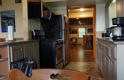 Patterson Cabin | Beautiful secluded lodge with a breathtaking view!