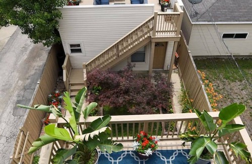 North Center Condo | Beautiful Spa Like Suite on the North side!