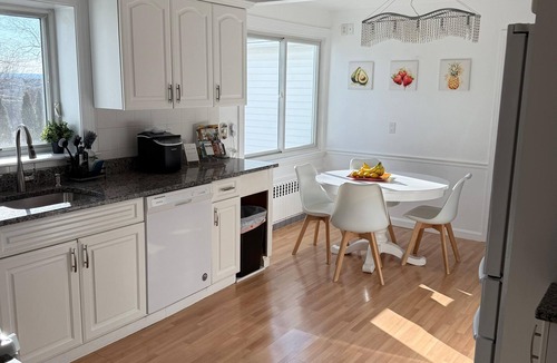 Arlington House | Beautiful Spacious 4BRM House!