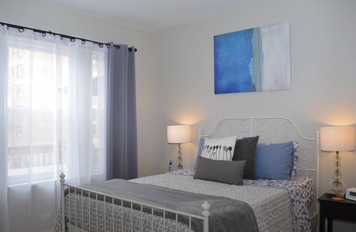 Edgewater Beach House | Beautiful, Spotless 4000 sqf House near Wrigley/Cubs, Lake, Nightlife, Groceries