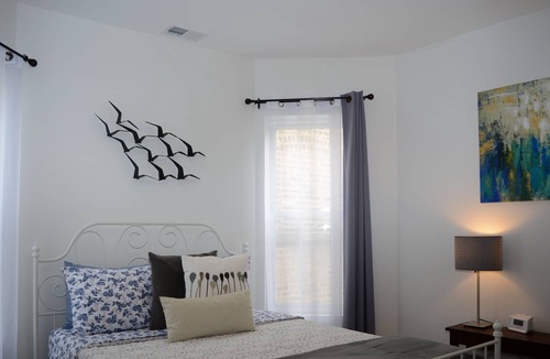 Edgewater Beach House | Beautiful, Spotless 4000 sqf House near Wrigley/Cubs, Lake, Nightlife, Groceries