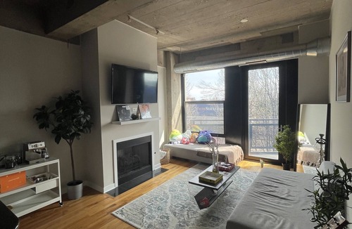 University Village / Little Italy Condo | Beautiful University Village Condo in the heart of Chicago