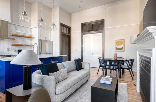 Noble Square Apartment | Beautiful West Town 2BR nr I-90, by Blueground