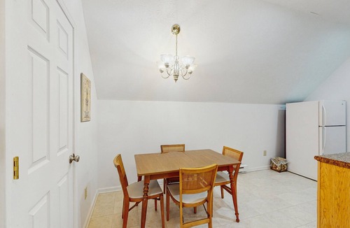 Beech Mountain House | Beech Mountain home close to outdoor adventures - dog friendly!