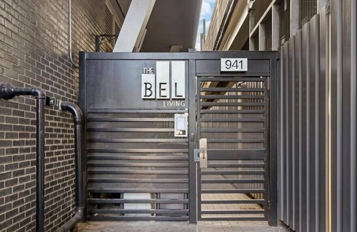 Lakeview Apartment | BEL2 Beautiful Belmont 1BR Apt w/ In-Unit Washer/Dryer
